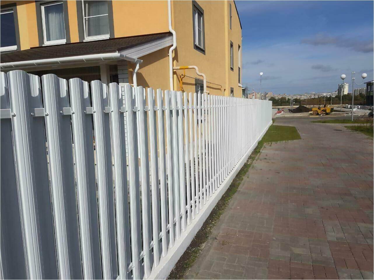 Забор из штакетника 70м фото1 в Великом Новгороде
