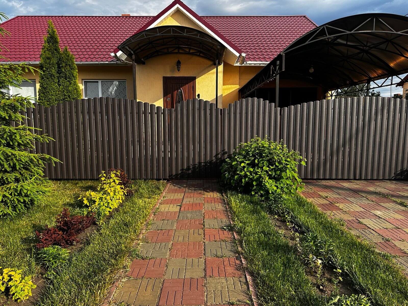 Забор из евроштакетника 37м RAL8019 Темный Шоколад МАТТЕ в Великом Новгороде