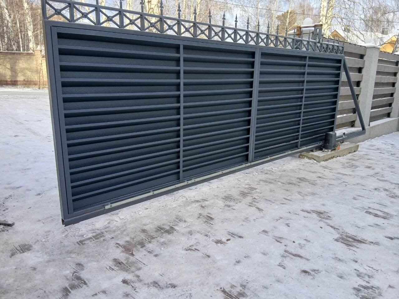 Входная группа из ламелей Хай-Тек RAL7024/7024 Серый Графит двусторонний МАТТЕ фото 8 в Великом Новгороде