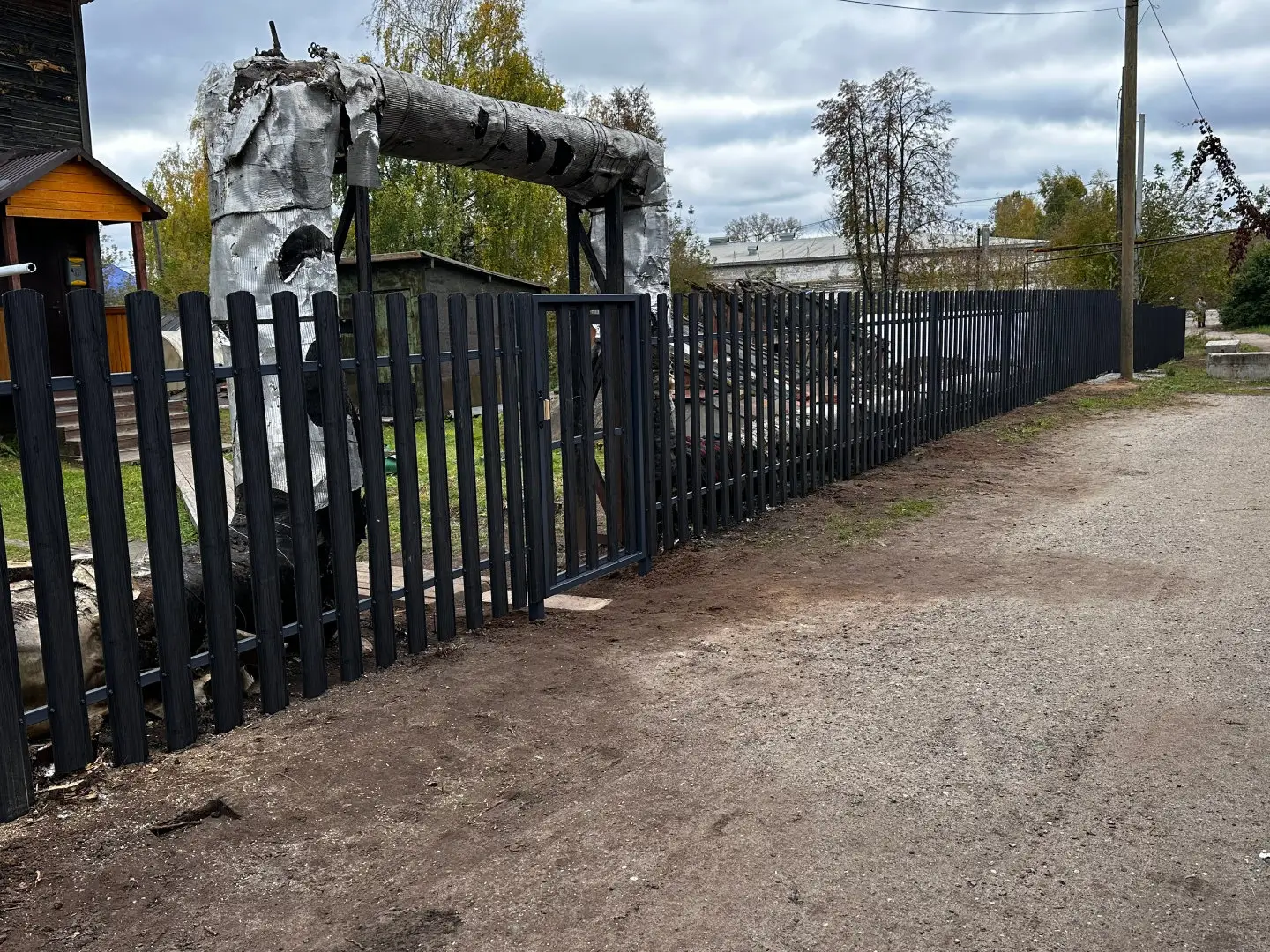Забор из евроштакетника 63м Черное Дерево 3D Принтек фото 5 в Великом Новгороде